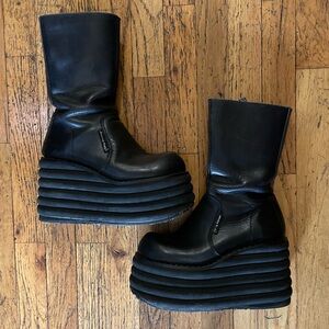 Jimmy Doyle Leather platform boots 7.5, 7
Amazing condition
Goth, punk, grunge